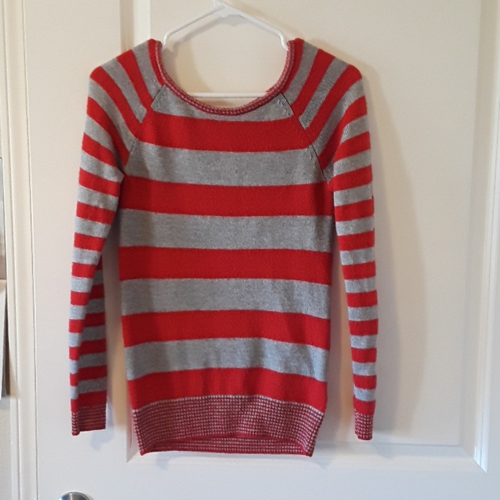 Aeropostale red & gray stripe long sleeve size M